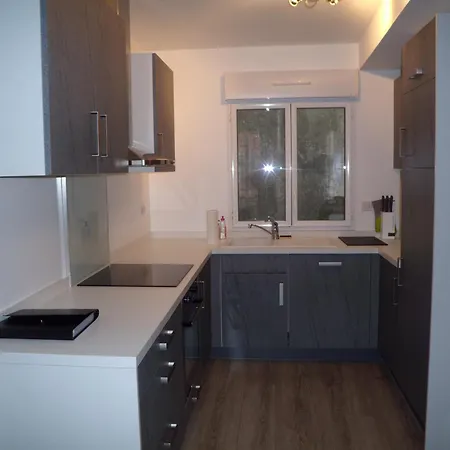 T3 Spacieux Au Centre Du Village Appartement *